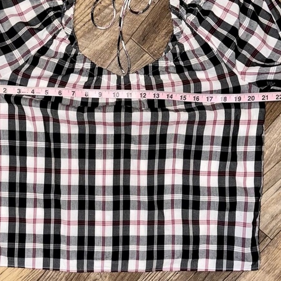 NWT J. Crew Friday Plaid V-Neck Pullover Blouse SZ M Black White & Pink Back Tie - Picture 12 of 15